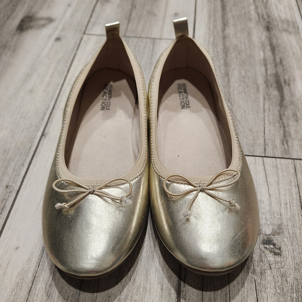 Kenneth Cole Reaction Metallic Gold Comfortable Ballet Flats with Bow Vegan  6